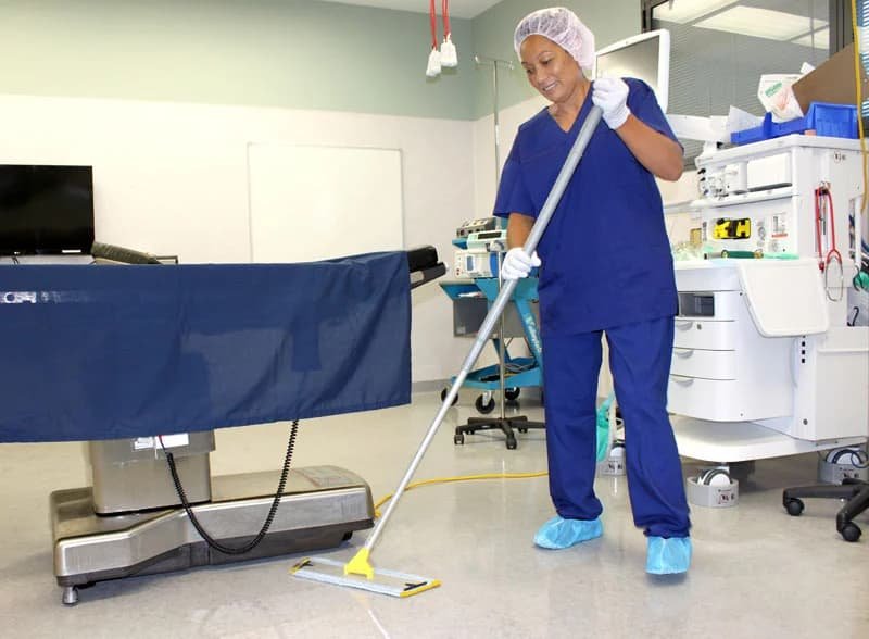 Tailored Cleaning Solutions for Healthcare Settings